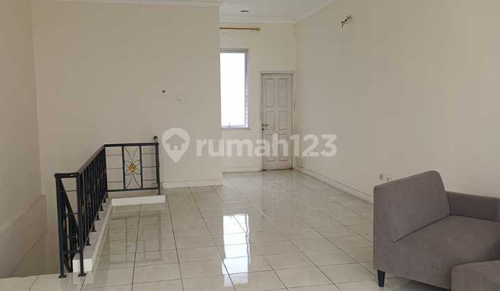 Disewakan Ruko 3 Lantai Strategis di Bulevar Hijau - Bekasi