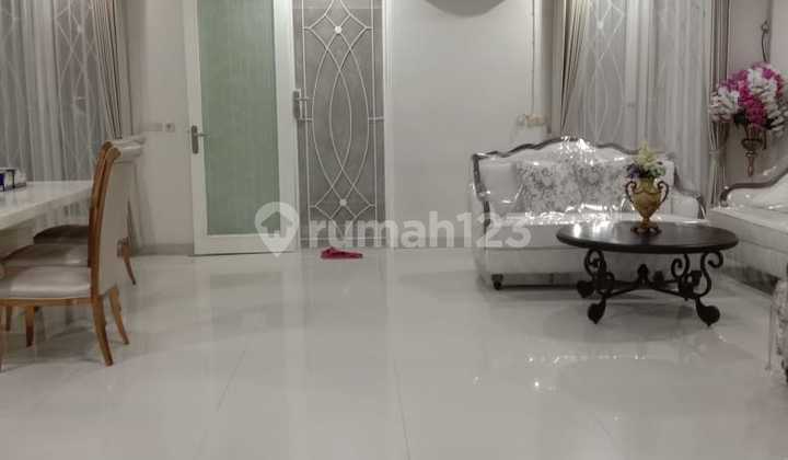 Dijual Rumah mewah 2 lantai di Harapan Indah 