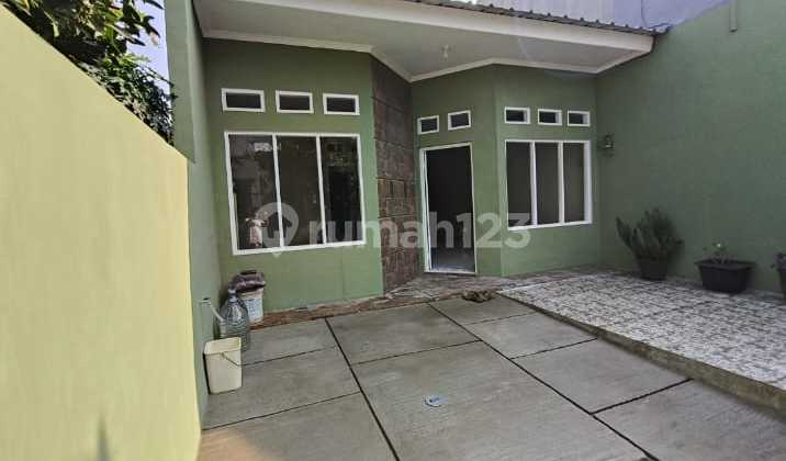 A House with a Serene Atmosphere Near Supermarket and Schools