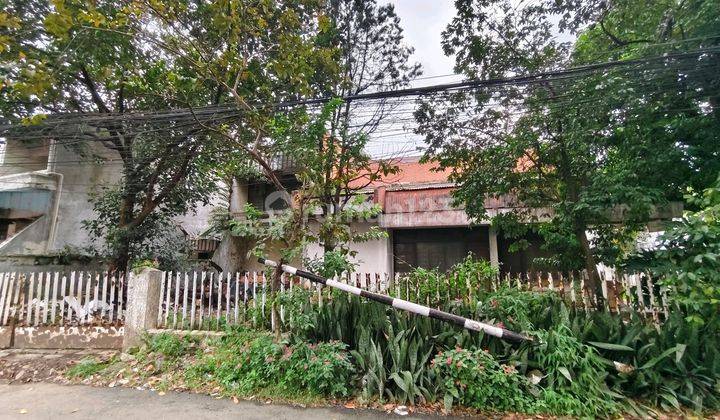 Rumah Hoek Hitung Tanah Dekat Alun Alun Tegalega Bandung 