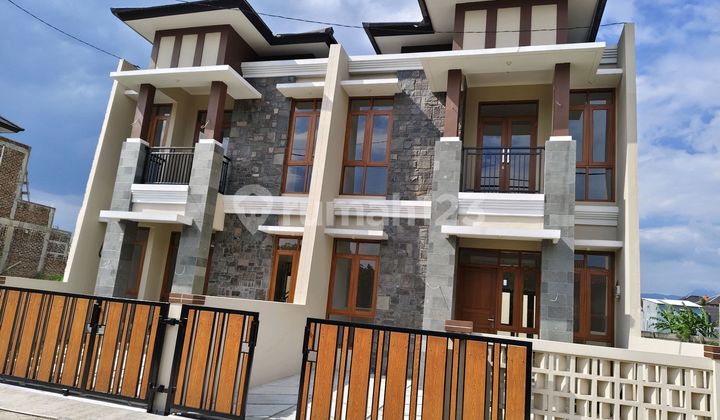 Two-Story House in Margahayu Raya, East Bandung