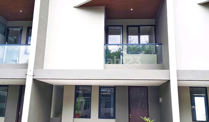 Rumah Baru Ciwastra Dekat Stasiun Kereta Cepat Bandung Rumah Baru Ciwastra Dekat Stasiun Kereta Cepat Bandung