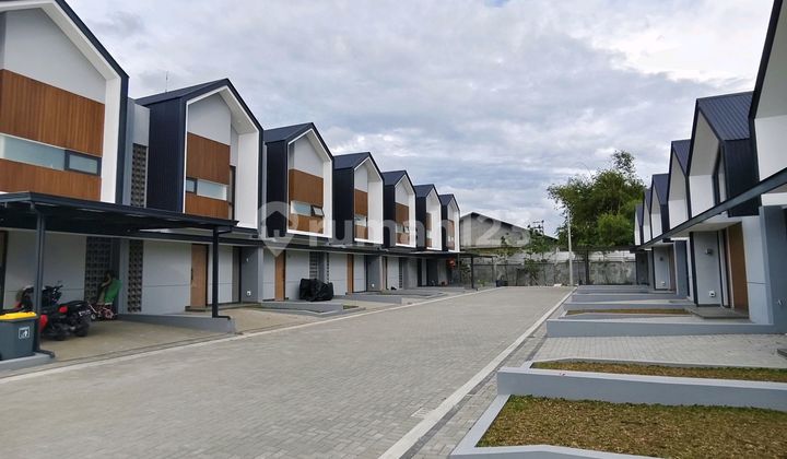 Rumah Sayap Taman Kopo Indah Dekat Tol Kopo Bandung