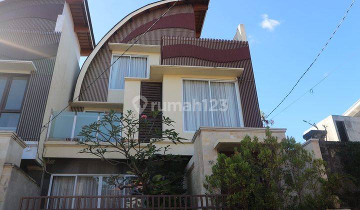 House for sale in Kerobokan area 2