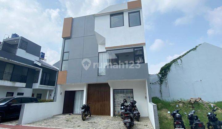 Rumah Estetik 3 Lantai, Furnished Siap Huni, Setiabudi Regency 2