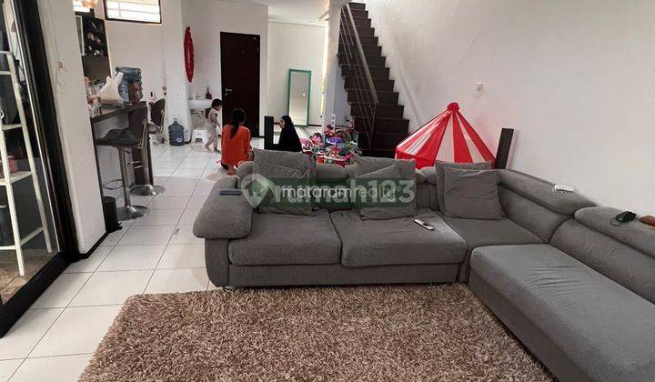 Rumah 2 Lantai Minimalis Siap Huni Lokasi Strategis Di Cigadung  2