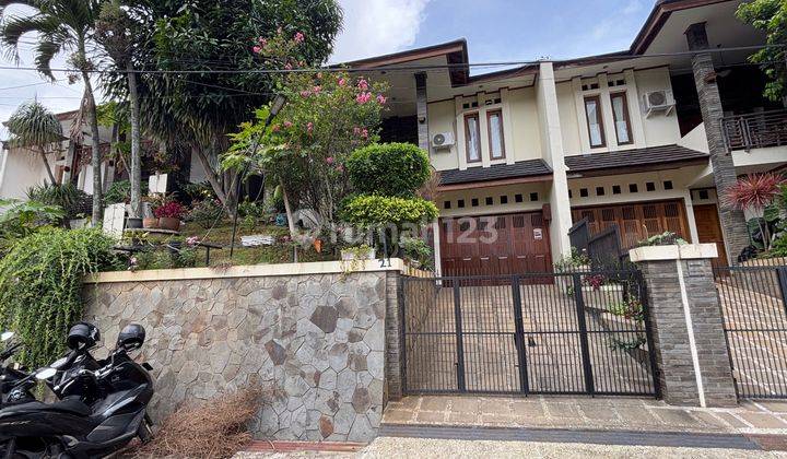 Disewakan Rumah Lux 2,5 Lantai, Furnished, Setra Indah 1