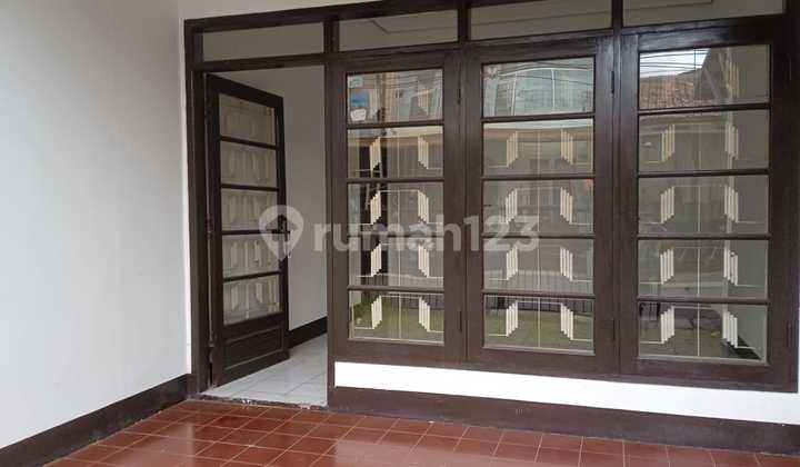 Disewakan Rumah 1 Lantai Luas, Lokasi Di Turangga, 5 Menit Ke Tsm 2