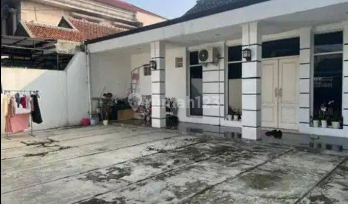 Disewakan Rumah Cocok Untuk Hunian / Kantor, Lokasi Strategis Di Burangrang