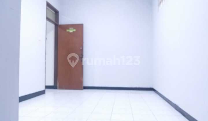 Disewakan Rumah 1,5 Lantai Cocok untuk Kantor 2