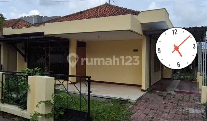 MR 66195 HD DISEWAKAN RUMAH LUAS DI TENGAH KOTA YOGYAKARTA
