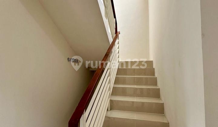 Mr 066332 Disewakan Rumah Cantik 2 Lantai di Banguntapan- Ag 2