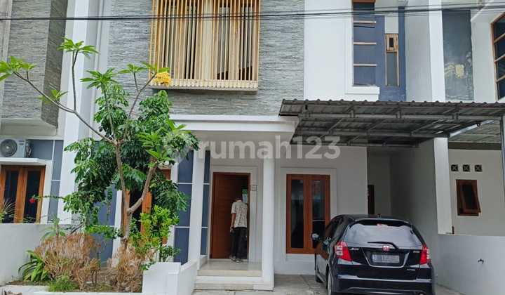 MR 66179 AG FOR RENT 2-STORY HOUSE INSIDE A HOUSING COMPLEX IN MLATI