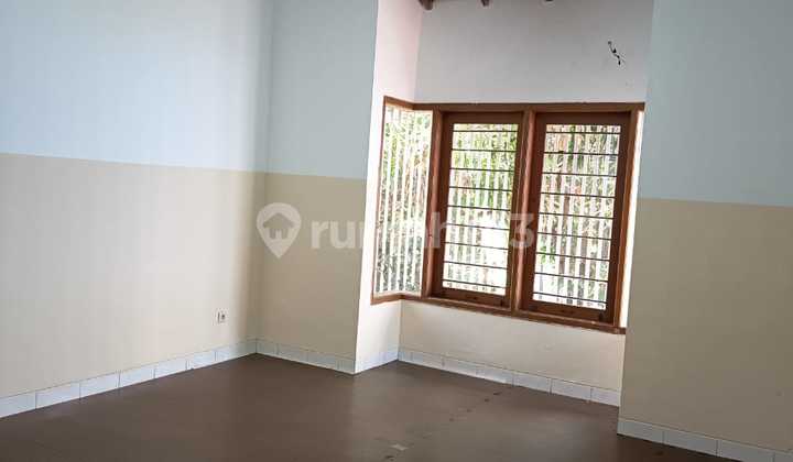 MR 66188 AG FOR RENT SPACIOUS HOUSE IN CATUR TUNGGAL DEPOKSLEMAN NEAR UGM