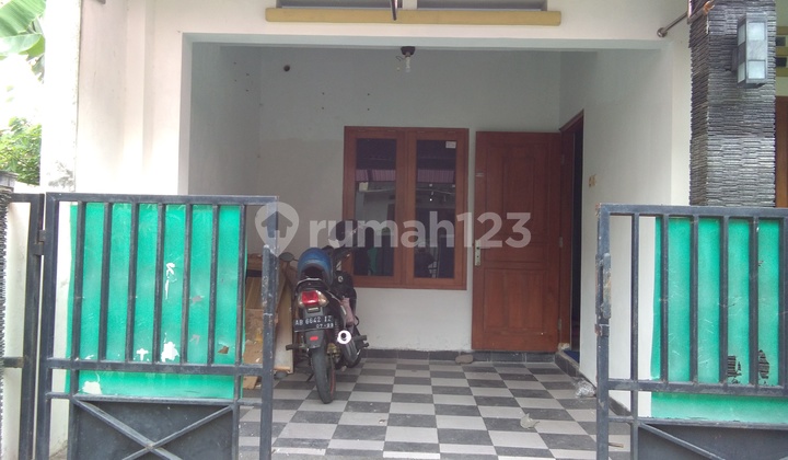 MR 66194 DN RENT HOUSE IN DEPOK NEAR UGM CAMPUS