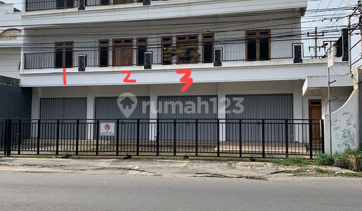Mr/066413 - Disewakan Ruko 3 Lantai di Gamping Sleman - Ag