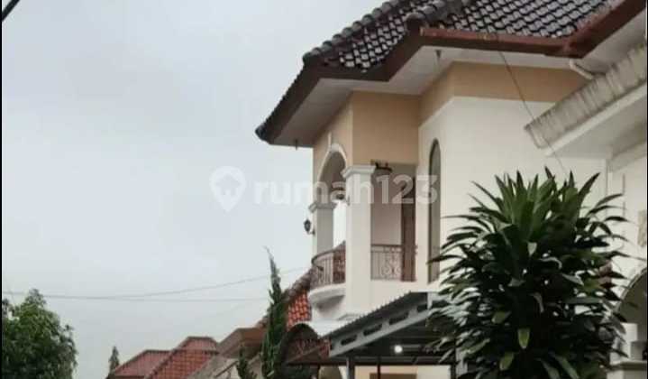 Mr 66327Bdisewakan Rumah 2 Lantai Dalam Perum di Depok Sleman- Ag