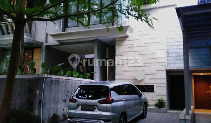 MR 66204 JD DISEWAKAN RUMAH DALAM PERUM ELIT DI NGAGIK 