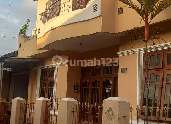 Mr 66287 Disewakan Rumah 2 Lantai dengan Kamar Banyak Mlati Sleman Ag