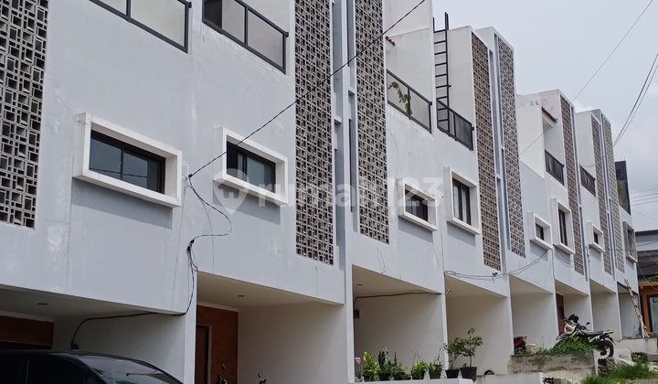 Jual Rumah Bandung Sayap Setiabudi Murah 3 lantai 2