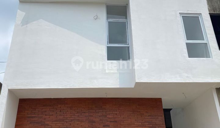 Rumah di Setiabudi 15 menit Ke UPI SHM 2 Lantai Bandung City View