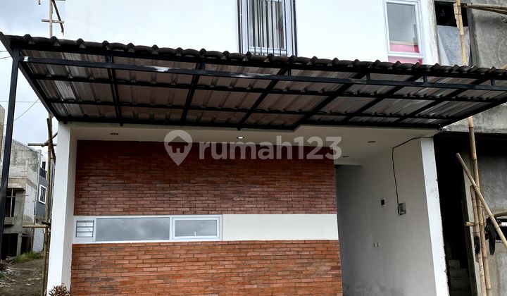 Rumah Murah Setiabudi 2 Lantai di gegerkalong bdg dekat UPI