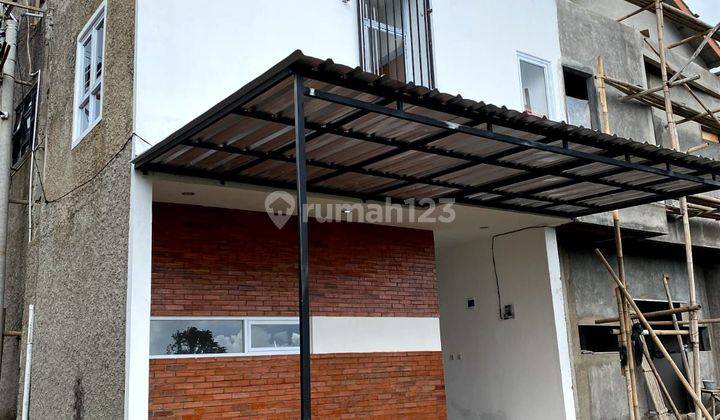 Rumah 2 Lantai di Gegerkalong SHM bandung Utara dekat UPI 2