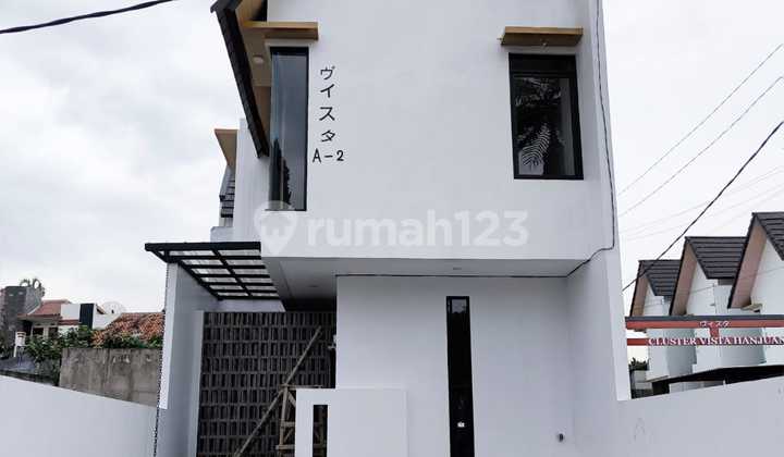 Rumah 2 Lantai Siap Huni Dekat Pemkot Cimahi - Cihanjuang Bandung Barat