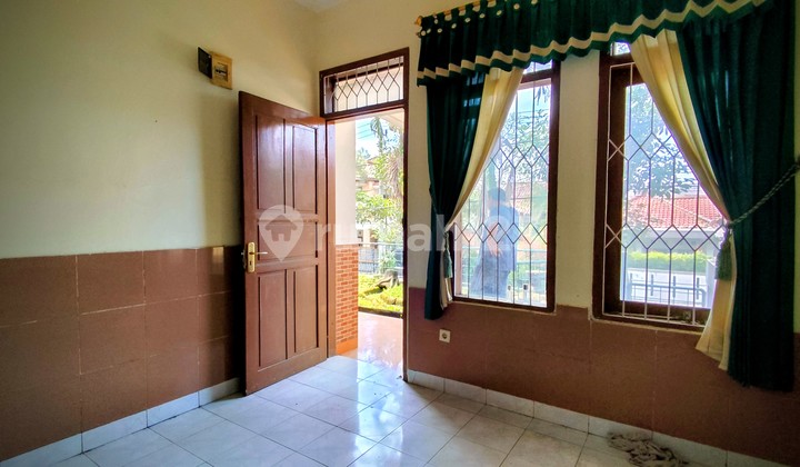 Dream Home Ready to Live In! 2 Floors, Land Size 175m², Building Size 200m² in Cikadut - East Bandung 2