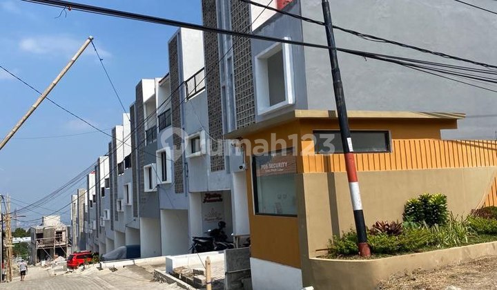 Good and Cheap 3-Story House in Setiabudi Area, SHM, Near UPI, Unpas, NHI Campus 2