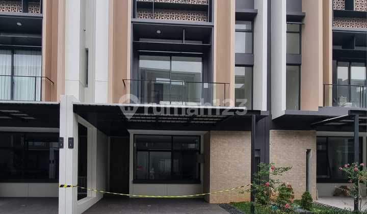 Tanakayu, Vasya Cluster, Land/Building Area 84/136 m² >> 3 Floors Full Furnished, 3+1 Bedrooms. 3+1>>.4 AC, Kitchen Set, CCTV, Smart Door Lock>>wifi>>curtains>>refrigerator Washing Machine Water Heater>>2200w electricity, 2 Car Carport with Water Pump >> North Facing