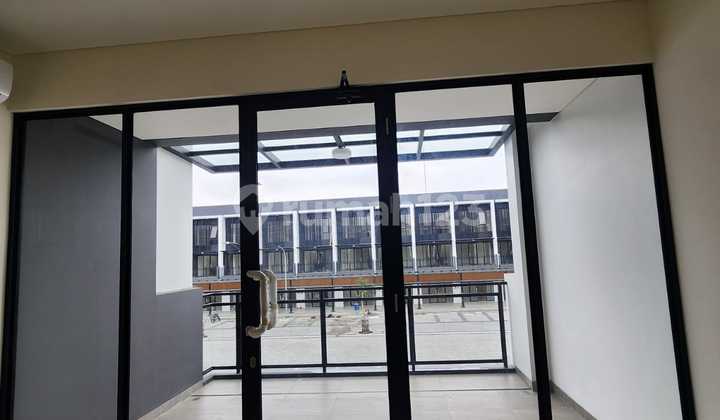 Ruko 3 Lantai Termurah .. Ruko Hampton Avenue Boulevard Gading Serpong bisa K P R , Lokasi Super Prime Dekat Black Owl , Papaya , Pusat Kuliner Gading Serpong Ukuran 4,5 ×12 Bangunan 3 Lantai . Ada 3 Ac, 2 Cctv, Solar Panel