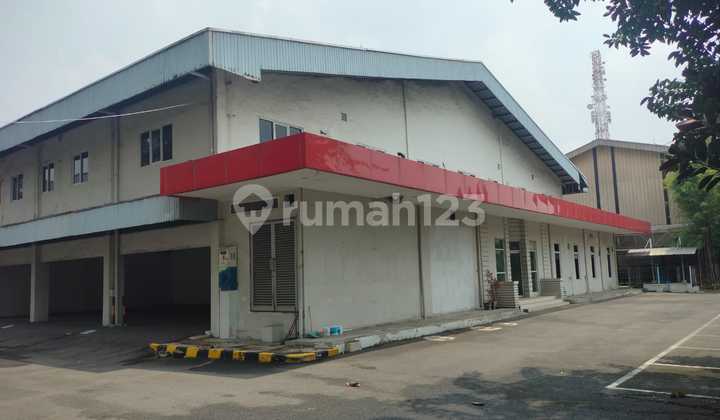 Warehouse in Jiep Pulo Gadung Area lt 5003 m2lb +- 4300 m2 (2-story building)electricity 82.5kvaPDAM wateroffice, meeting room Warehouse in Jiep Pulo Gadung Area lt 5003 m2lb +- 4300 m2 (2-story building)electricity 82.5kvaPDAM wateroffice, meeting room