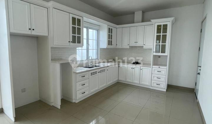 De Park Cluster De Maja Bsd House: - Land Area 300m2 (12 X 25)m - Building Area 260m2 - 4 + 1 Bedrooms - 3 + 1 Bathrooms - 2-Car Carport - 1-Car Garage - Swimming Pool - Semi-Furnished (5 AC Units, Water Heater, Kitchen Set) - Green & Lush Environment -