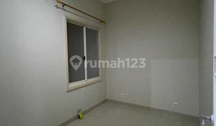 Cluster Ruby Phg - Gading Serpong Lt 8x18 = 144 M2 >>kt 3+1km 2+1>> 4400 Watt 3 Ac ( Tiap Kamar Ada Ac ) Water Heater + Hordeng Kitchen Set Kamar Tidur Utama Luas & Besar Rumah Rapih Baru Dicat Ulang 2