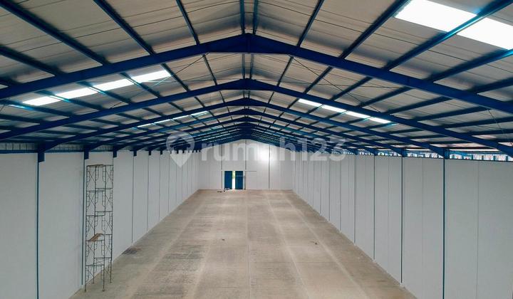 Indent Warehouse in PS Kemis Tangerang, Land Area 7632 M2, Total Building Area 4580 M2 (23.5 X 97.5 Per Unit), 2 Adjacent Units, Warehouse Location in Area with 10-Meter Ceiling Indent Warehouse in PS Kemis Tangerang, Land Area 7632 M2, Total Building Area 4580 M2 (23.5 X 97.5 Per Unit), 2 Adjacent Units, Warehouse Location in Area with 10-Meter Ceiling
