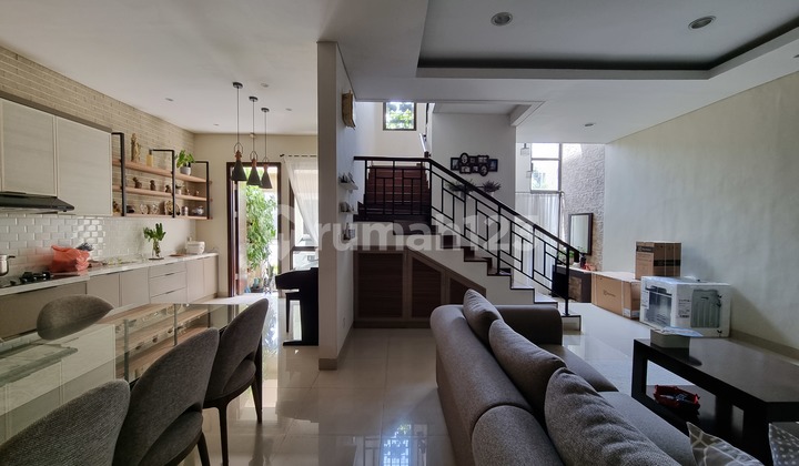 Cluster Mayfield Greenwich Park BSD Ready to Occupy, Neatly Arranged, Land 160m (8x20), Building Renovated ±200m, 3+1 Bedrooms, 2+1 Bathrooms >>1 Powder Room, Fish Pond, Rooftop, SHM, Nathalia Gading Pro BSD 082114393820