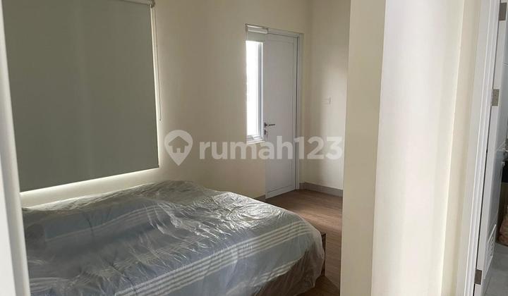 *Disewakan Cluster Rossini*7 X 12 Hoek Premium Semi Furnish, Full Kitchen Set. Kt 2+1 / Km 2+1Ac 3 Unit Master Bed Room yang Sangat Luas dengan Walking Wardrobe dan ******** Small Semi-Soundproof Room untuk Karaoke.dilengkapi dengan Solar Panel dan Sma