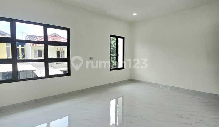 Golden House Loka BSD Neat, Ready to Occupy, Strategic Location Near Stella Maris School & BSD Modern Market, Land Area 204 M² (13.6 × 15) - Square Hook Plot 2