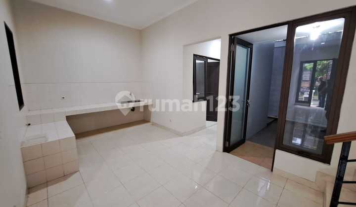 Rumah Siap Huni Di Cluster Newton Gading Serpong Rapih & Siap Huni. 2 Lantai Lt/ Lb : 126 M2/ Lb 126 M2 Ada 3 + 1 Kt & 3 + 1 Km3 Ac Shm 2