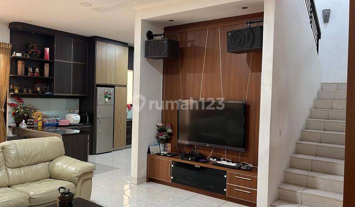 Rumah Siap Huni Di Foresta Bsd  Lokasi Dekat Qbig,  Pusat Kuliner , Ice Bsd, Pintu Tol Bsd , Aeon Mal , Stasiun Cisauk  Lt/Lb 200/+200m² 2 Lantai  Ppjb  Kt 4+1 Km 3+1 Semi Furnished  Harga 4.2 M Nego 2