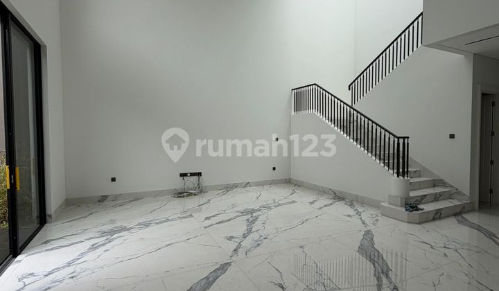 Alam Sutera Luxury House The Gramercy Alam Sutera Type Aera+ (Developer Price 23M) - Land Area 420M2 (14 X 30) - Building Area 451M2 - Bedrooms 4 + 1 - Bathrooms 5 + 1 - Electronic Garage Door - Includes 5 Split AC Units + Central AC in Master Bedroom 2