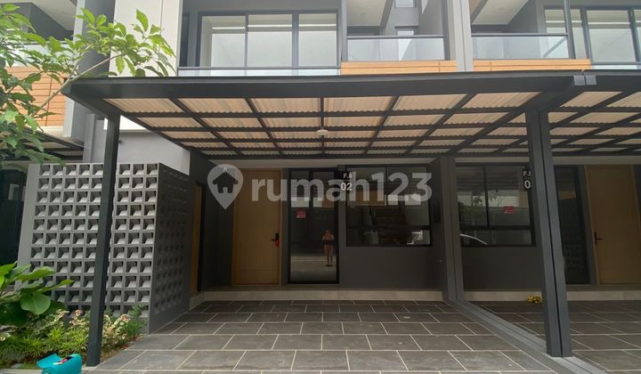 New BSD Terravia Adora House Type 7x12 with AC, 2-Car Carport + Canopy, 5 Minutes to Aeon Mall Eastvara New BSD Terravia Adora House Type 7x12 with AC, 2-Car Carport + Canopy, 5 Minutes to Aeon Mall Eastvara