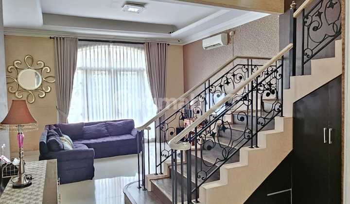 Ready-to-Occupy House >> Premium Housing Lesbelles Serpong >> Land Area 240, 2 Floors, 4+2 Bedrooms, 3+1 Bathrooms, Furnished
