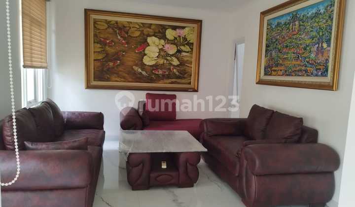 Rumah P H G Murah Siap Huni Cluster Saphire Gading Serpong Summarecon Lt 200M2/Lb 253M2kt: 4+1 Km 3 +1 Sertifikat : SHM 2