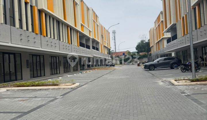 Ruko BSD The Loop - BSD 3 Floors With Balcony LT 4.5 X 9 / Lb 160 PLN 3500Watt 2
