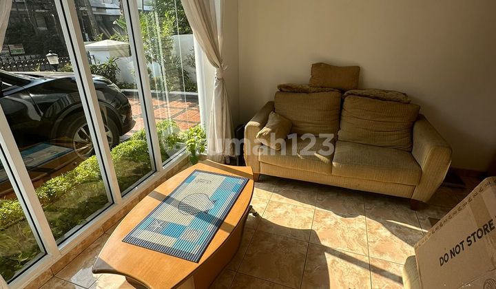 Rumah Cantik Siap Huni Di Lippo Karawaci Central Dekat Uph Sph Sdh Lt 300 M2 : Bangunan 2 Lantai Ada 4 + 1 Kt & 3 + 1 Km 2