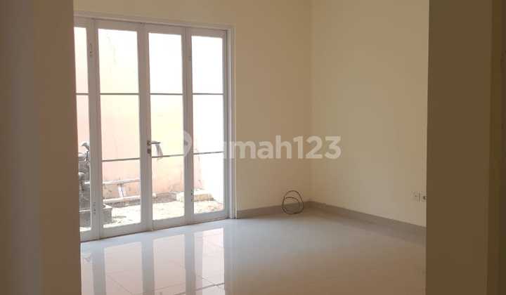 Disewakan Rumah Alicante 10x18 Bangunan 2 Lantai Ada 3+1 Kamar Tidur3+1 Kamar Mandi Harga 70 Juta Per Tahun 2