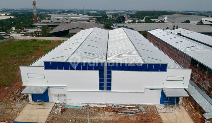 Indent Warehouse in PS Kemis Tangerang, Land Area 7632 M2, Total Building Area 4580 M2 (23.5 X 97.5 Per Unit), 2 Adjacent Units, Warehouse Location in Area with 10-Meter Ceiling Indent Warehouse in PS Kemis Tangerang, Land Area 7632 M2, Total Building Area 4580 M2 (23.5 X 97.5 Per Unit), 2 Adjacent Units, Warehouse Location in Area with 10-Meter Ceiling