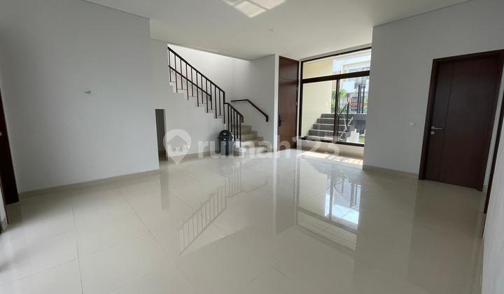 Blizfield Greenwich House BSD Location Near IPEKA School, Prasmul University Land: 9 x 16 Building Area: 177 m2 2 Floors + Attic Room Bedrooms: 4 + 1 Bathrooms: 4 + 1 AC Water Heater Curtains Kitchen Set Carport for 2 Cars 2